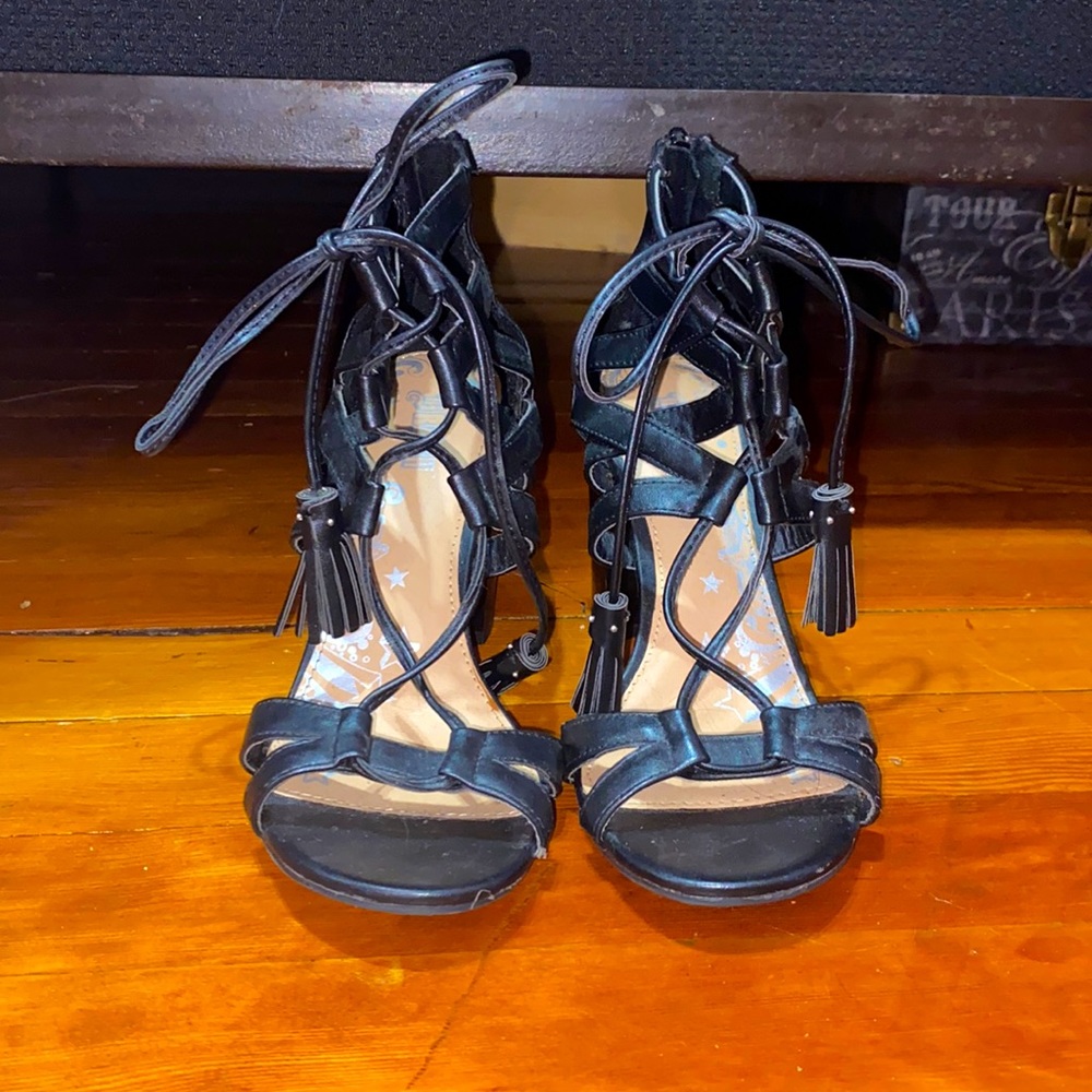 lace up chunky heel